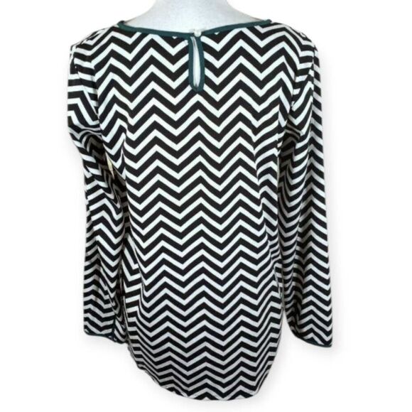 JW STYLE CHEVERON PRINT BLACK, WHITE, & GREEN BLOUSE SZ.S EUC - Picture 2 of 4